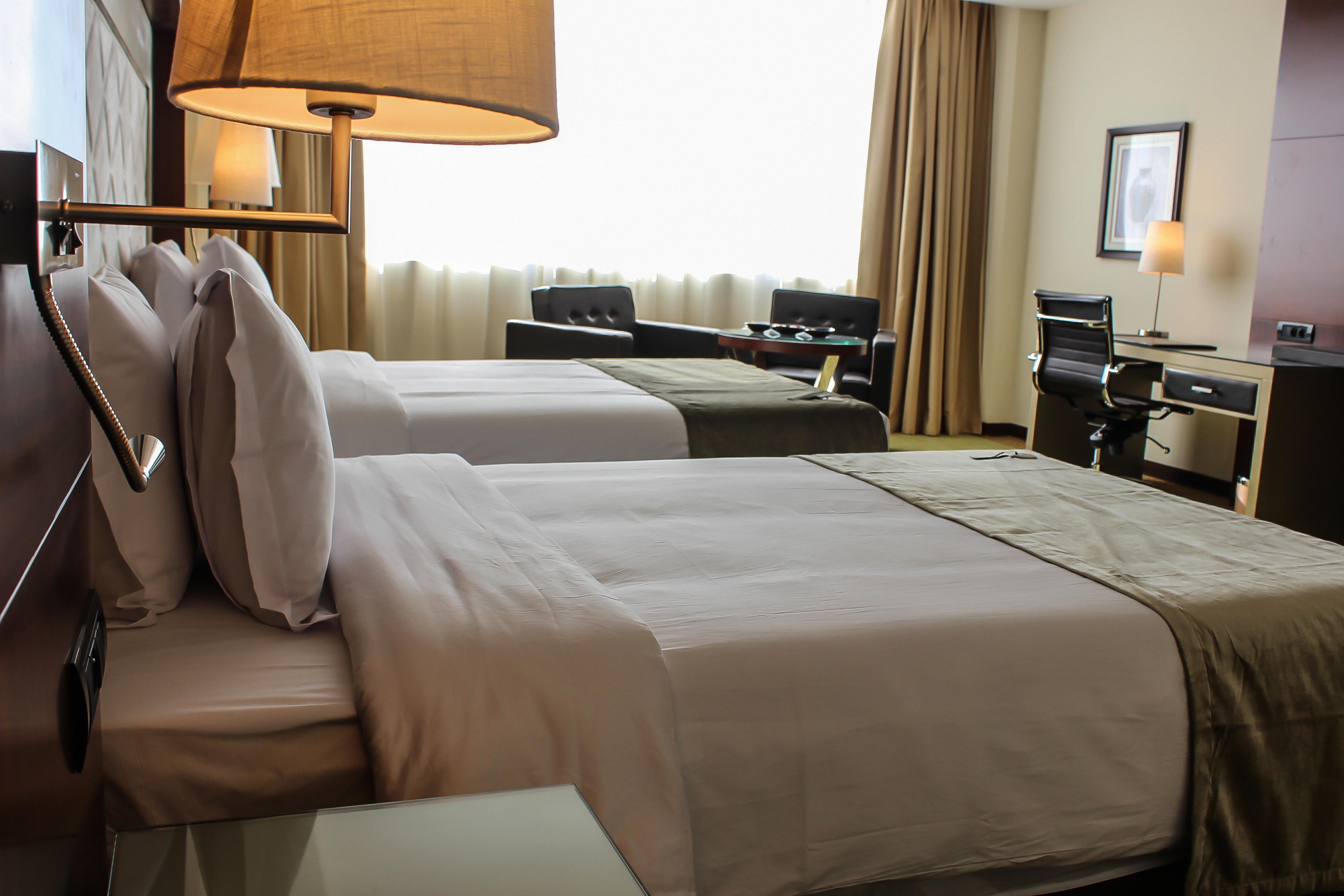 ホテル グランド モガドール シティ センター カサブランカ エクステリア 写真 A room at the hotel