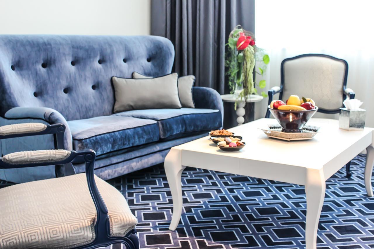ホテル グランド モガドール シティ センター カサブランカ エクステリア 写真 A living room in a hotel suite